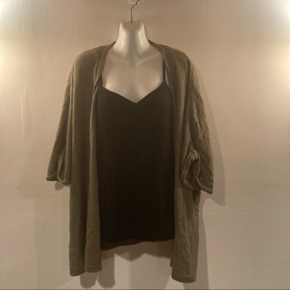 GAP medium large olive green short sleeve cardigan - Picture 2 of 6